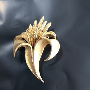 Vintage BSK Wheat/Husk Brooch Pin grannycore 60s cottagecore mobwife mad men
